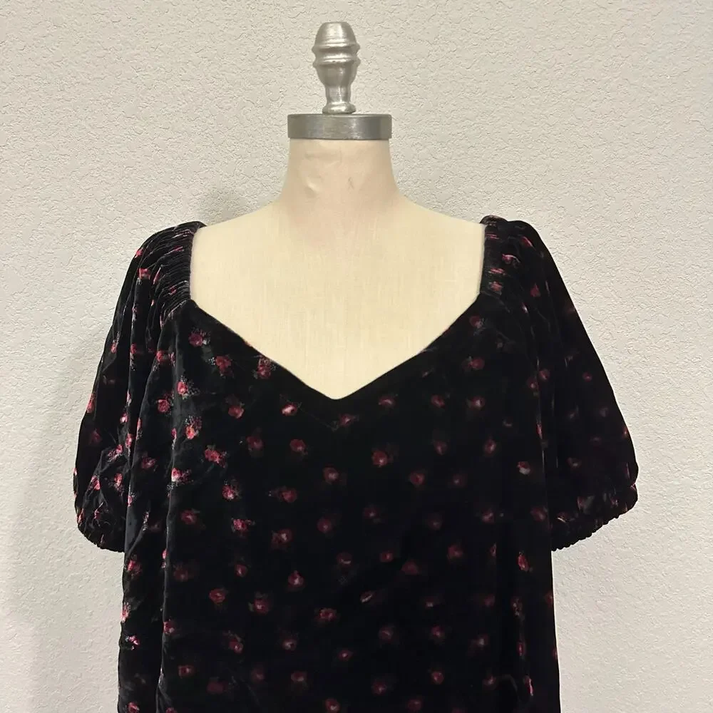 LOFT Blouse Black Ditsy Floral Velvet Short Puff Sleeve Sweetheart NWT